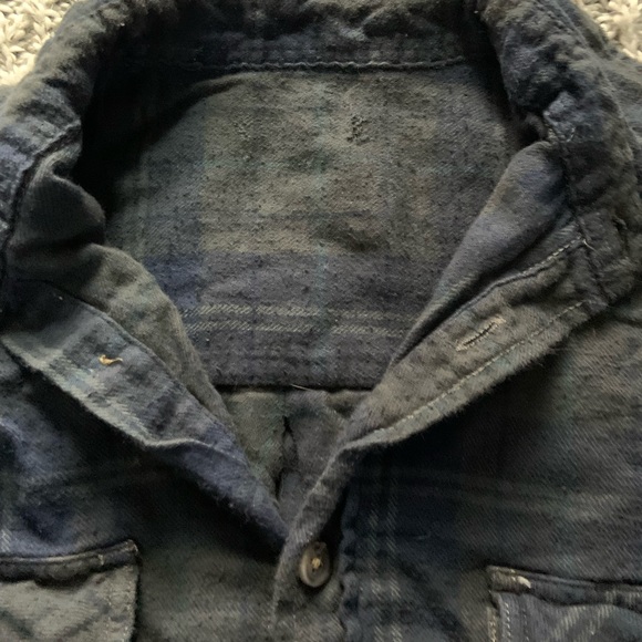 🔆Moving Sale 20% Off 🔆UO Navy&Gray Plaid Flannel - Picture 3 of 5